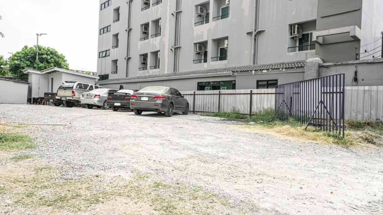 Roomquest Bangkok Don Mueang Airport Exterior foto