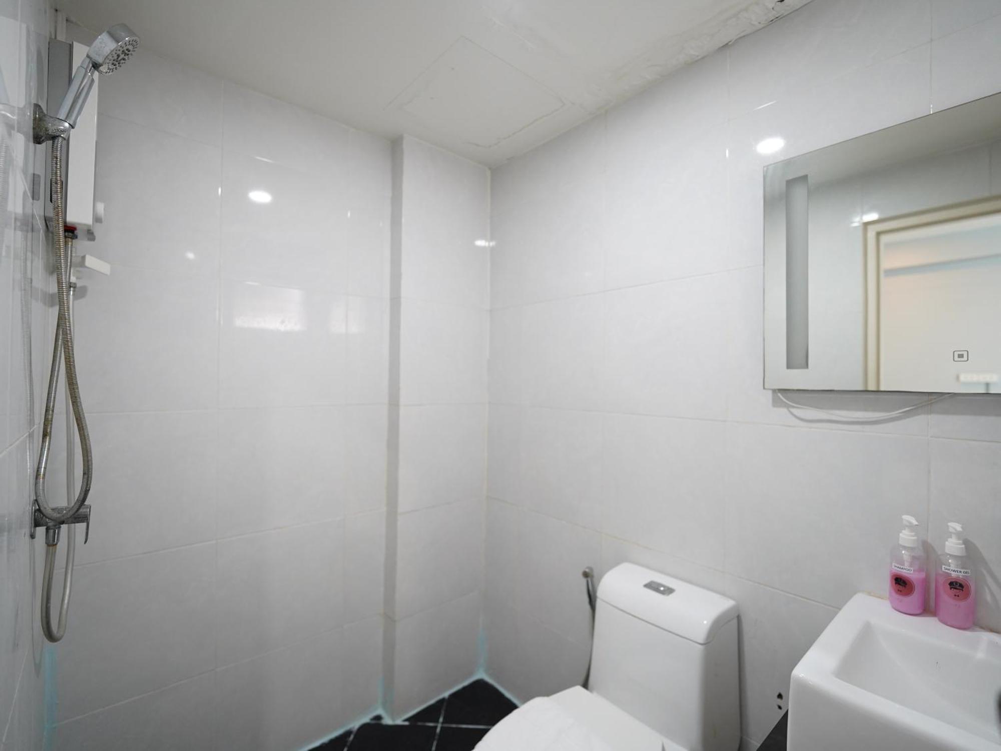 Roomquest Bangkok Don Mueang Airport Quarto foto