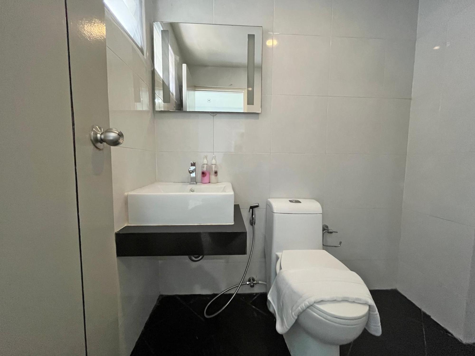 Roomquest Bangkok Don Mueang Airport Quarto foto